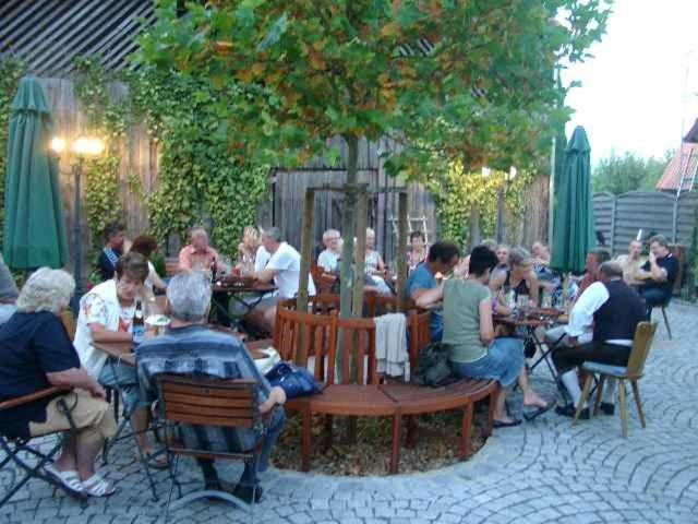 Landgasthof - Hotel Zum Stern Linden  Buitenkant foto